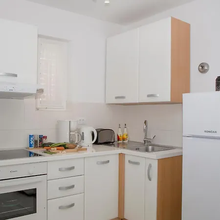 Apartment Vicina Summer 2 *